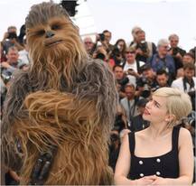 भालू जैसा बन कांस पहुंचा ये एक्टर, अब सोशल मीडिया पर हो रहा है ट्रोल