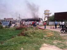 कानपुर: डीजल डलवा रही बस में अचानक लगी आग, कई लोग झुलसे