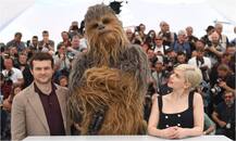 भालू जैसा बन कांस पहुंचा ये एक्टर, अब सोशल मीडिया पर हो रहा है ट्रोल