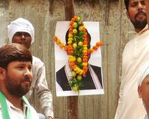 बनारस हादसे पर शुरू हुई सियासत, एसपी के बाद अब कांग्रेस ने किया डिप्टी सीएम के खिलाफ प्रदर्शन