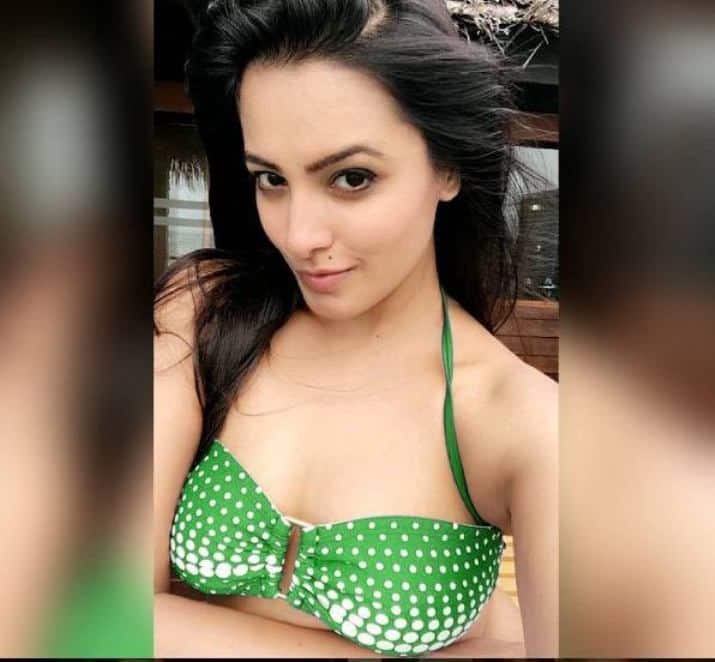 एकता कपूर के डेली सोप 'ये है मोहब्बतें' में 'शगुन' का किरदार निभाने वाली अनीता हस्सनंदानी असल जिंदगी में बेदह बोल्ड हैं. और आए दिन इंस्टाग्राम पर अपनी बोल्डनेस का जलवा बिखेरती रहती हैं. देखें तस्वीरें