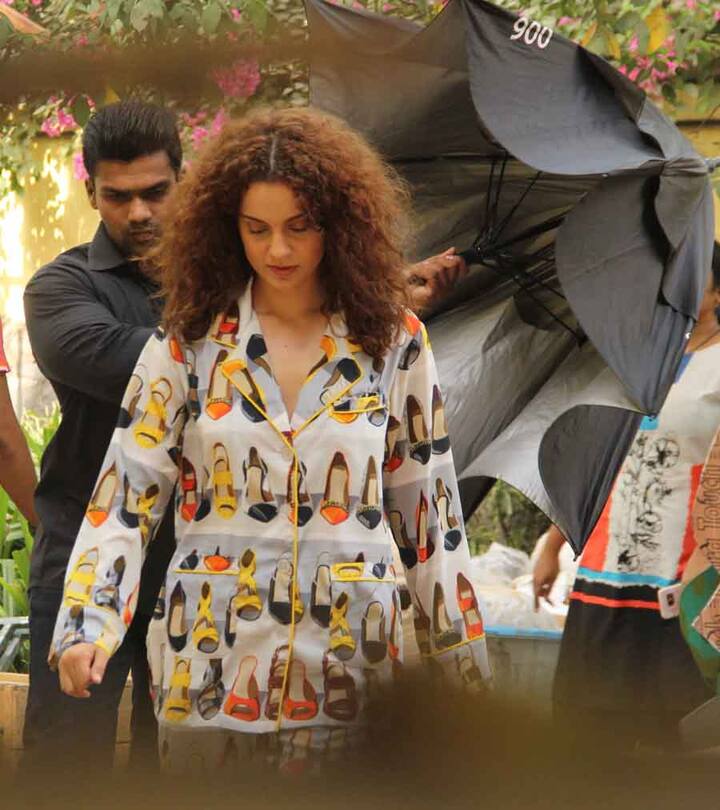 कल सेट से कंगना की ये तस्वीर देखने को मिली थी.