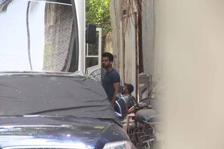 फिल्म के ऐलान के साथ ही ये फिल्म अपने नाम और लुक को लेकर चर्चा में है.