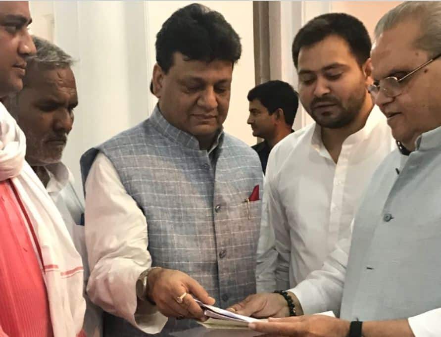 सियासी साइड इफेक्ट: बिहार, गोवा, मणिपुर में विपक्ष ने सरकार बनाने का दावा ठोका