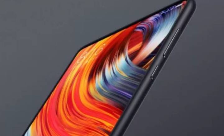 Mi Mix 2 में स्नैपड्रैगन 835 चिपसेट और एड्रिनो जीपीयू ग्राफिक चिप दी गई है. स्मार्टफोन के 6जीबी रैम और 128 स्टोरेज के साथ आता है.