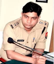 झांसी: शिक्षा स्तर को सुधारने के लिए एसएसपी ने की अनोखी पहल, खस्ताहाल पड़े स्कूल में अब चलेंगी ई-क्लासेज