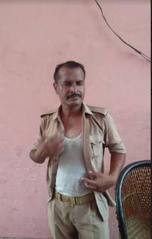 मुरादाबाद : झगड़ा सुलझाने गई पुलिस टीम पर हमला, सिपाही की वर्दी फाड़ छीन लिया मोबाईल