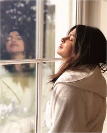 प्रियंका चोपड़ा पहुंची लंदन, अपनी दोस्त की शाही शादी में होंगी शामिल