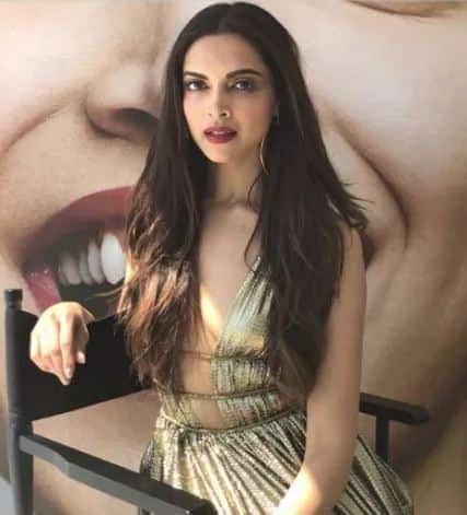 दीपिका ने इस ड्रेस से बोल्डकनेस की हदें की पार. फोटोः इंस्टाग्राम