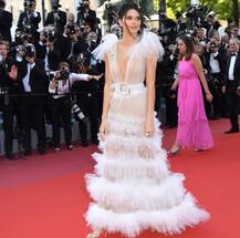 कांस में केंडल ही नहीं ये हसीनाएं भी नजर आईं ब्रालेस ड्रेस में