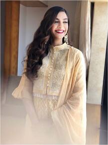 शादी के बाद फिर से क्यूट अंदाज में नजर आईं सोनम कपूर, देखें तस्वीरें