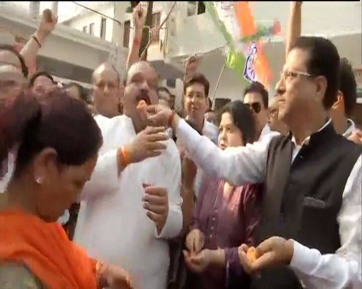 बदा दें कि इसके साथ ये भी साफ हो गया है कि चुनाव में तीसरे नंबर पर रही जेडीएस के कुमारस्वामी कांग्रेस के समर्थन से कर्नाटक के मुख्यमंत्री बनेंगे.