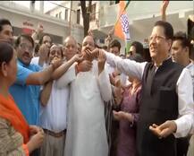 येदुरप्पा के इस्तीफा देते ही कांग्रेस खेमे में खुशी की लहर, कार्यकर्ताओं ने ऐसे मनाया जश्न