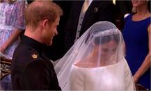 एक-दूसरे के हुए प्रिंस हैरी और मेगन मर्केल, यहां देखें शाही जोड़े की पहली झलक