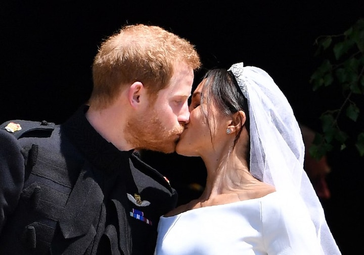 Royal wedding: Prince Harry, Meghan Markle marry at Windsor Castle, Pics and Videos Royal Wedding: प्रिंस हैरी और मैगन मार्कल ने रचाई शादी, एक दूसरे से कहा- आखिरी सांस तक साथ रहेंगे