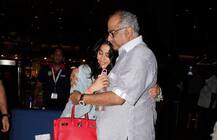 In Pics: बेटी जाह्नवी को एयरपोर्ट लेने पहुंचे बोनी, गले लगाकर किया प्यार