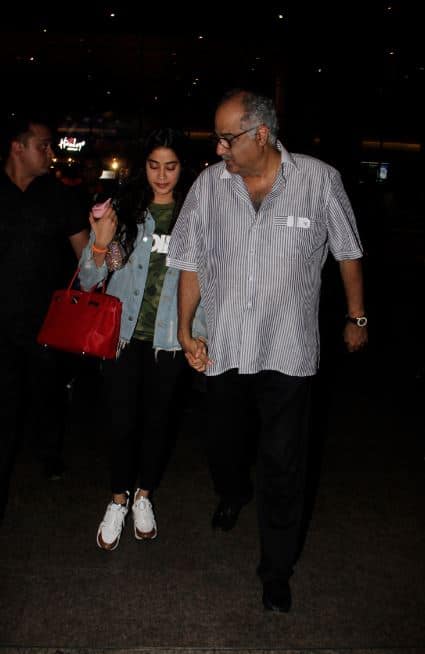 जाह्नवी के बॉलीवुड डेब्यू का सभी को काफी बेसब्री से इंतजार है. श्रीदेवी काफी समय से उन्हें इसके लिए तैयार कर रही थीं. (तस्वीर: मानव मंगलानी)