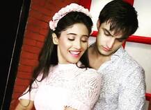 VIDEO: शिवांगी ने अपने बर्थडे पर ब्वॉयफ्रेंड मोहसिन संग किया रोमांटिक डांस