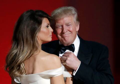 पत्नी के स्वागत में ट्वीट करते समय डोनाल्ड ट्रंप से हुई गलती पत्नी के स्वागत में ट्वीट करते समय डोनाल्ड ट्रंप से हुई गलती