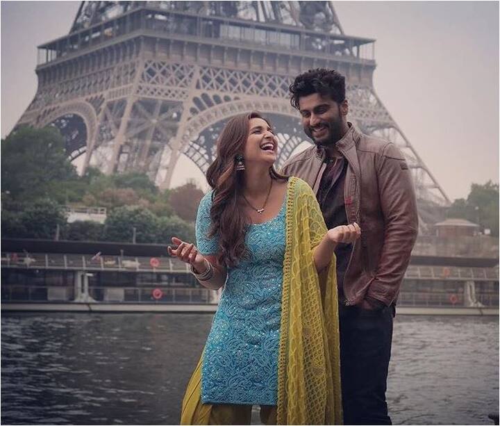 फ्रांस के पेरिस में मस्ती करने के दौरान परिणीति चोपड़ा के साथ एक्टर अर्जुन कपूर भी मौजूद थे. (तस्वीर-इंस्टाग्राम)