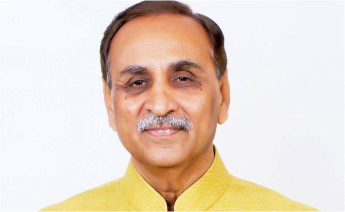 इसी साल चुनाव जीत कर गुजरात के मुख्यमंत्री बने बीजेपी नेता विजय रूपाणी के पास तकरीबन 9 करोड़ 09 लाख की संपत्ति हैं. (तस्वीर-इंस्टाग्राम)