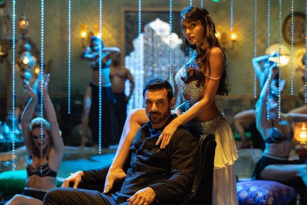 nora fatehi will shake legs with john abraham on song dilber from film satyamev jayate 'दिलबर' गाने पर नोरा फतेही के साथ HOT मूव्स करते दिखेंगे जॉन अब्राहम