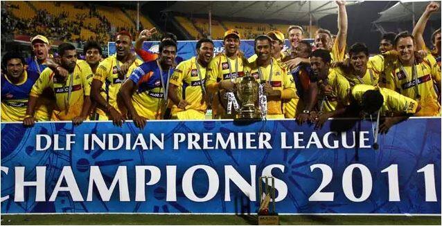 चेन्नई सुपरकिंग: अगले साल 2011 में हुए आईपीएल टूर्नामेंट में एक बार फिर धोनी की टीम चेन्नई सुपरकिंग विजयी रही. मैन ऑफ दी सीरीज का किताब रॉयल चैलेंजर्स बंगलौर के खिलाड़ी क्रिस गेल के नाम रहा. (तस्वीर-ट्विटर)