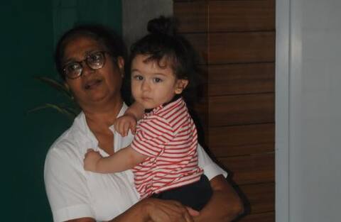 Photos: तैमूर की क्यूटनेस से ज्यादा वायरल हो रहा है उनका ये चोटी वाला हेयरस्टाइल Photos: तैमूर की क्यूटनेस से ज्यादा वायरल हो रहा है उनका ये चोटी वाला हेयरस्टाइल