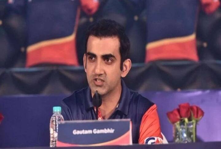 इसके साथ ही कपिल ने कहा, 'वो बहुत ही बढ़िया खिलाड़ी हैं उन्होंने(गंभीर) आईपीएल में शानदार प्रदर्शन किया है और ये बहुत अच्छा है कि उन्होंने खुद सामने आकर ये बात क्रिकेट और अपने चाहने वालो को बताई.'