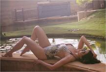 स्विमसूट में पूल किनारे इस अंदाज में नजर आईं टीवी एक्ट्रेस करिश्मा तन्ना