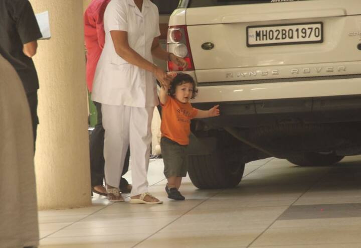बता दें की हाल ही में तैमूर मम्मी करीना कपूर खान के साथ नानी के घर पहुंचे थे. (तस्वीर: मानव मंगलानी)
