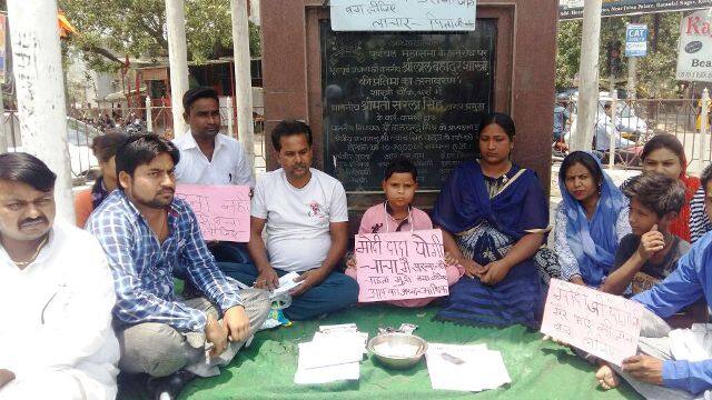 दरसल आसिफ की किडनी में संक्रमण था जिसका इलाज कानपुर के डॉ निर्भय कुमार से चलता रहा. इसी दौरान 2015 में आसिफ की मां का निधन हो गया वह भी प्राइवेट जॉब करती थीं. उज्मा की मौत के बाद आसिफ के पिता ने उसका इलाज बंद कर दिया और आयुर्वेदिक इलाज कराने लगे. 2018 की शुरुआत में अचानक आसिफ का शरीर फूलने लगा. जब उसे हैलट अस्पताल में भर्ती कराया गया तो वहा पता चला कि आसिफ की दोनों किडनिया ख़राब हैं.