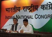 पेट्रोल-डीजल पर तत्काल एक्साइज ड्यूटी घटाएं \'महाराजा मोदी\' : कांग्रेस