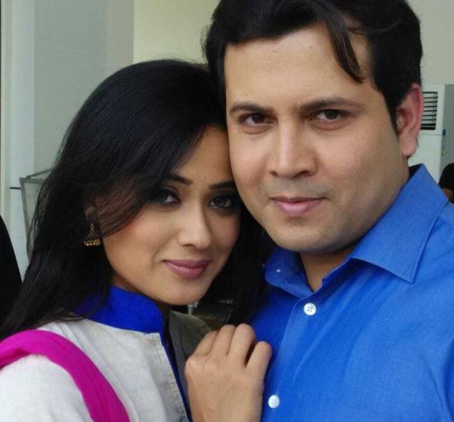  बर्थडे पार्टी में श्वेता के पति की गैरमौजूदगी दोनों के बीच के रिलेशनशिप पर सवाल उठाने लगी थी. ऐसे में खबरें आने लगी थीं कि श्वेता और अभिनव की बीच सब ठीक नहीं चल रहा है.