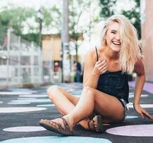 अपनी तस्वीरों से लोगों को करती है मदहोश, लेकिन खुद रहती है डिप्रेशन में