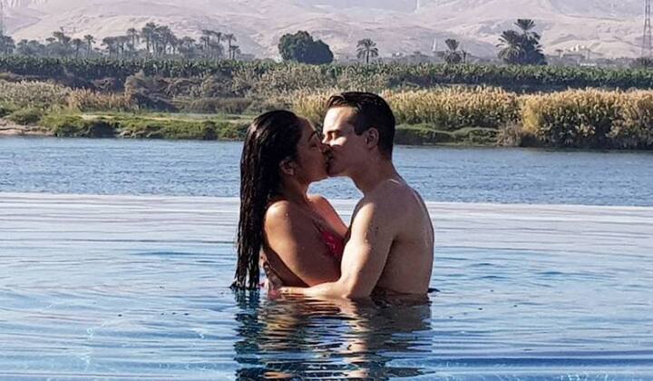  सोफिया से जब ये पूछा गया कि वह अब आगे अपनी लाइफ में क्या करेंगी? तब सोफिया ने यह बताया कि वह शादी नहीं करेंगी, हां अगर उन्हें कोई लड़का पसंद आता है तो उसे ब्वॉयफ्रेंड बना सकती हैं.