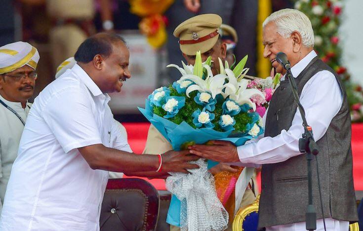 Karnataka LIVE: Kumaraswamys Swearing in Ceremony, News and updates एचडी कुमारस्वामी बने कर्नाटक के 'किंग', मंच पर विपक्षी दिग्गजों का जमावड़ा