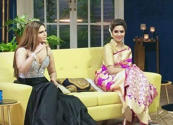 अर्शी खान के साथ इस शो में राखी सावंत भी नज़र आने वाली हैं. इन दिनों दोनों के बीच अच्छी दोस्ती हो गई है और दोनों सोशल मीडिया पर अक्सर एक साथ तस्वीरें शेयर करते हैं. 