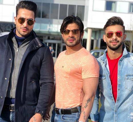 अब सोशल मीडिया पर शो से आदी की विदाई की तस्वीरों को शेयर किया जा रहा है. आदी के साथ काम करने वाली कास्ट ने इन तस्वीरों को शेयर करते हुए उन्हें भविष्य के लिए शुभकामनाएं दी हैं.