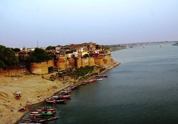 गंगा दशहरा: मोक्ष नगरी काशी में खुद के वजूद की तलाश में गंगा River Ganga in a bad phase water level decreased in Varansi गंगा दशहरा: मोक्ष नगरी काशी में खुद के वजूद की तलाश में गंगा