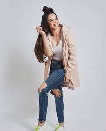 सौंदर्य शर्मा ने इंस्टाग्राम पर पोस्ट की खूबसूरत तस्वीरें