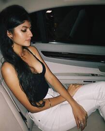 वरुण धवन की भतीजी अंजिनी धवन हॉटनेस में देती हैं सभी स्टार डॉटर्स को मात, 18 साल है उम्र