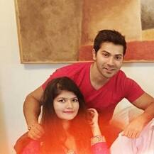 वरुण धवन की भतीजी अंजिनी धवन हॉटनेस में देती हैं सभी स्टार डॉटर्स को मात, 18 साल है उम्र