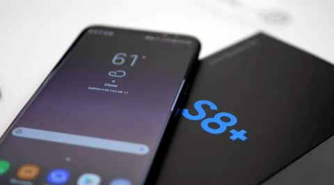 Samsung Summer Fest: सैमसंग स्मार्टफोन और एक्सेसरीज़ पर दे रहा बंपर छूट Samsung Summer Fest: सैमसंग स्मार्टफोन और एक्सेसरीज़ पर दे रहा बंपर छूट