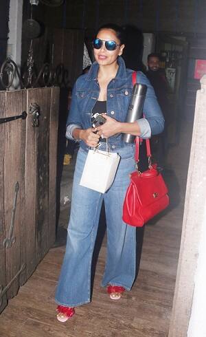 शादी के बाद से बिपाशा फिल्मी परदे से दूर है. (Photo: Fotocorp)