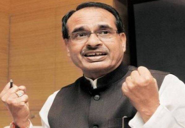 मध्यप्रदेश: CM शिवराज ने ‘गणमान्य नागरिक’ बना उमा भारती, बाबूलाल औऱ कैलाश को वापस दिए सरकारी बंगले Shivraj Govt's Formula: Former Chief Ministers got bungalows, left Digvijaya मध्यप्रदेश: CM शिवराज ने ‘गणमान्य नागरिक’ बना उमा भारती, बाबूलाल औऱ कैलाश को वापस दिए सरकारी बंगले