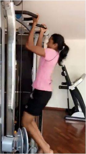 बॉलीवुड स्टार अमिताभ बच्चन, रितिक रोशन और टाइगर श्रॉफ भी इस चैलेंज को कबुल करने वालों में शामिल हैं. इन सभी बॉलीवुड स्टार ने अपना फिटनेस वीडियो बना कर इंटरनेट पर अपलोड किया है. (तस्वीर-इंस्टाग्राम)