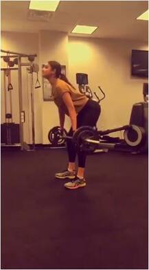 \'Hum Fit Toh India Fit\': तेजी से ट्विटर पर वायरल हो रहा है मोदी सरकार के मंत्री का ये फिटनेस चैलेंज, देखें तस्वीरें