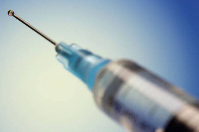 निपाह वायरस के इलाज का एकमात्र तरीका कुछ सहायक दवाइयां और पैलिएटिव केयर है. वायरस की इनक्यूबेशन अवधि 5 से 14 दिनों तक होती है, जिसके बाद इसके लक्षण दिखाई देने लगते हैं. फोटोः गूगल फ्री इमेज