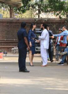 फिल्मों में बिजी हैं सैफ की बेगम करीना और बेटी सारा, नवाब Locations पर जा कर यूं रख रहे हैं ध्यान